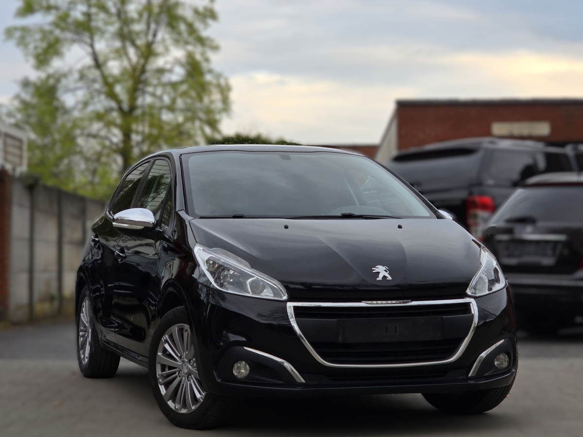 Peugeot 208 1.2i📍FACELIFT/MIRROR LINK/WIFI/GARANTIE